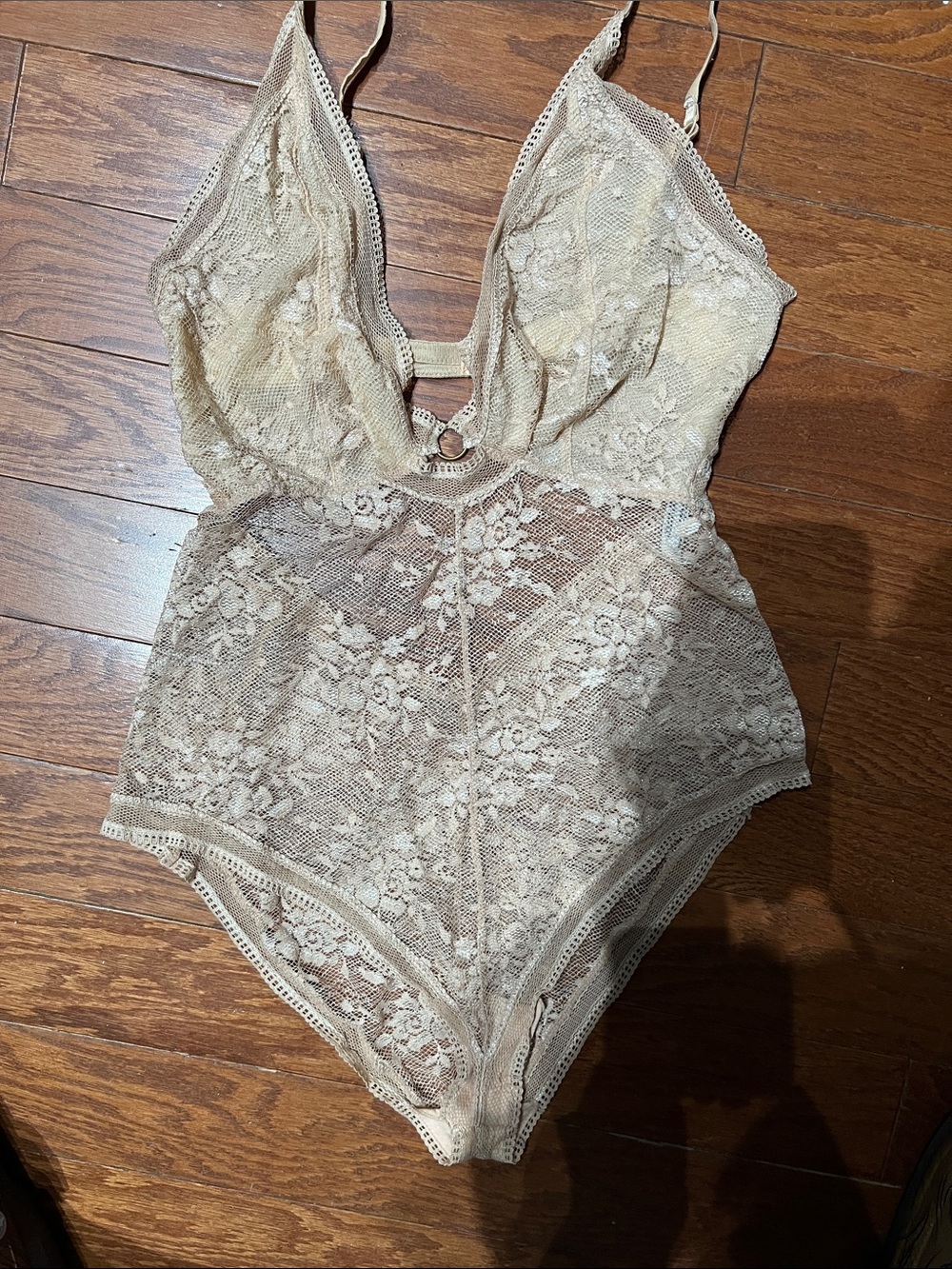 Lace Plunge V‑Neck Bodysuit in Beige